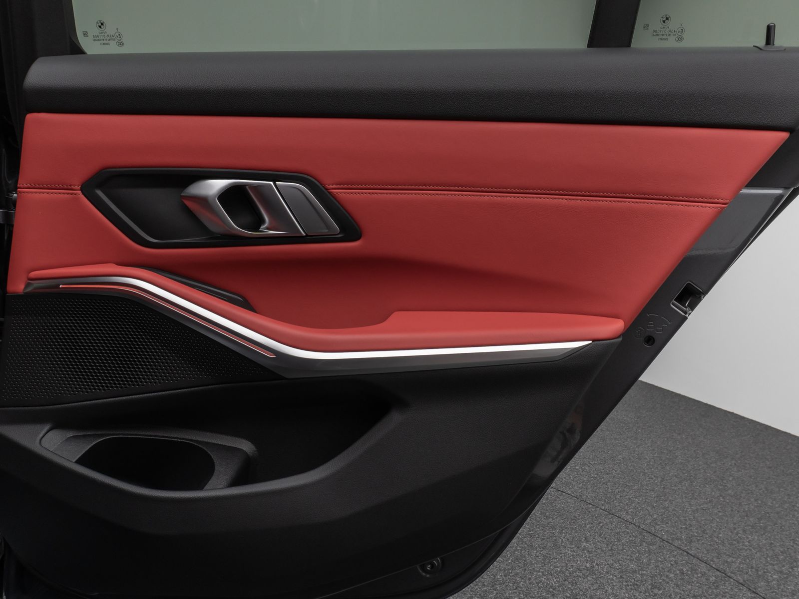BMW 330i xD SportLine - Samsaru's Car Outlet