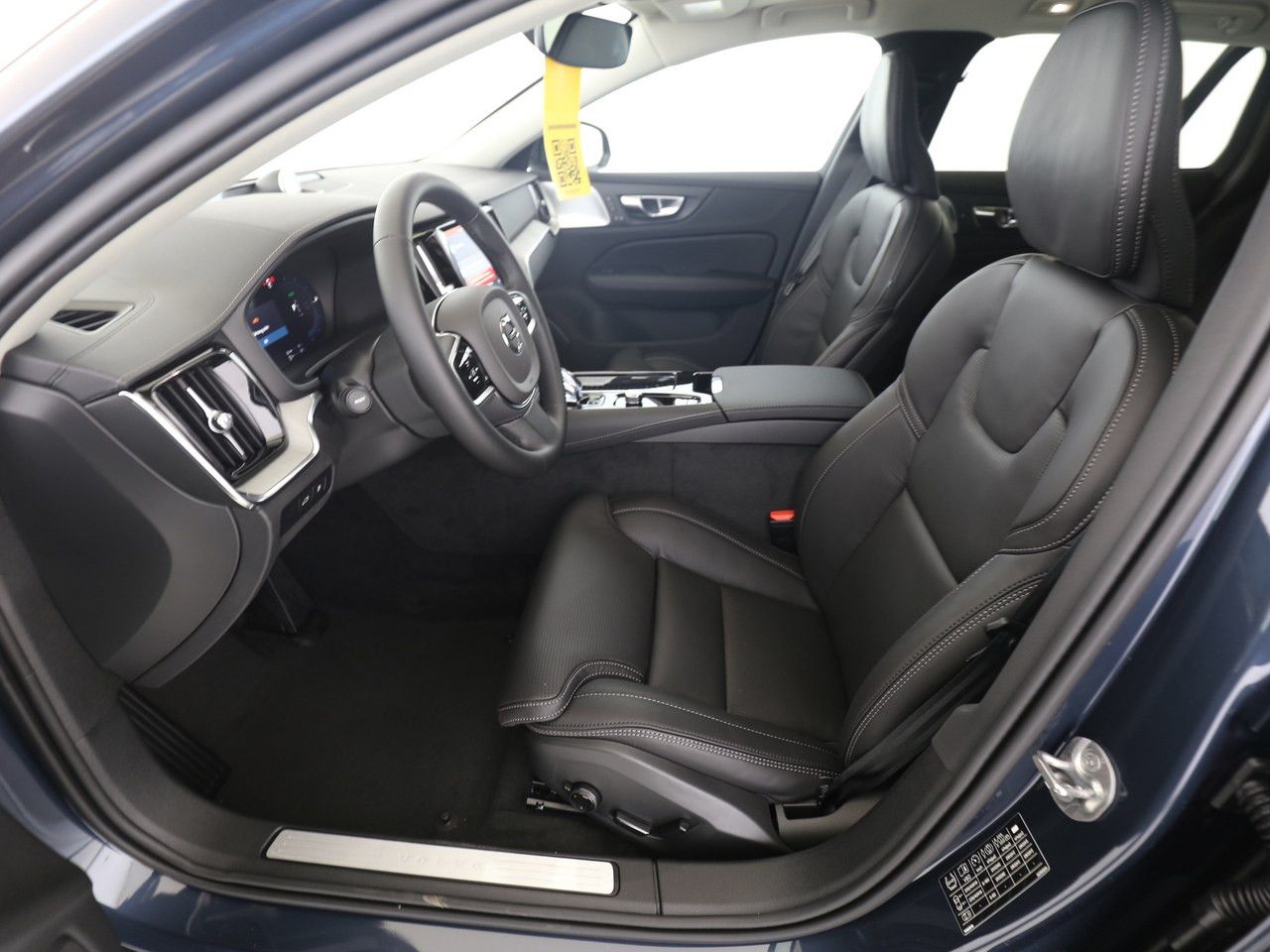 Volvo V60 T8 Ultra Dark PHEV AWD !!!B&W+PANO+MASSAGE!!