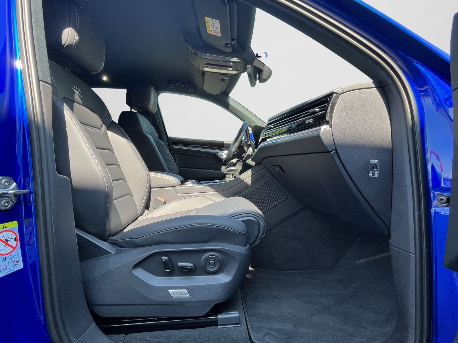 Volkswagen Touareg R-Line 3.0 TDI 4MOTION - Samsaru's Car Outlet