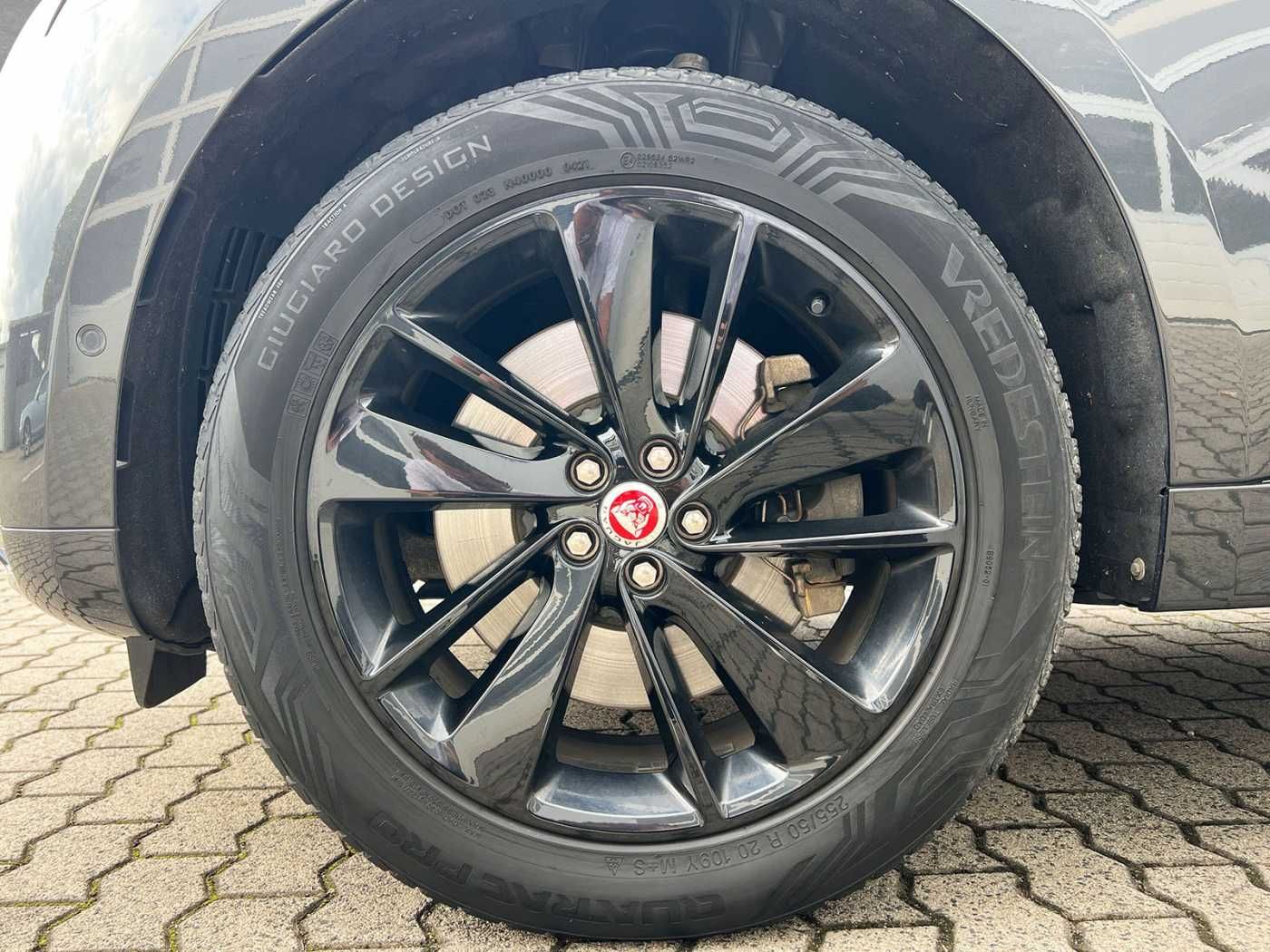 Jaguar F-Pace Plug-in-Hybrid P400e AWD R-Dynamic S