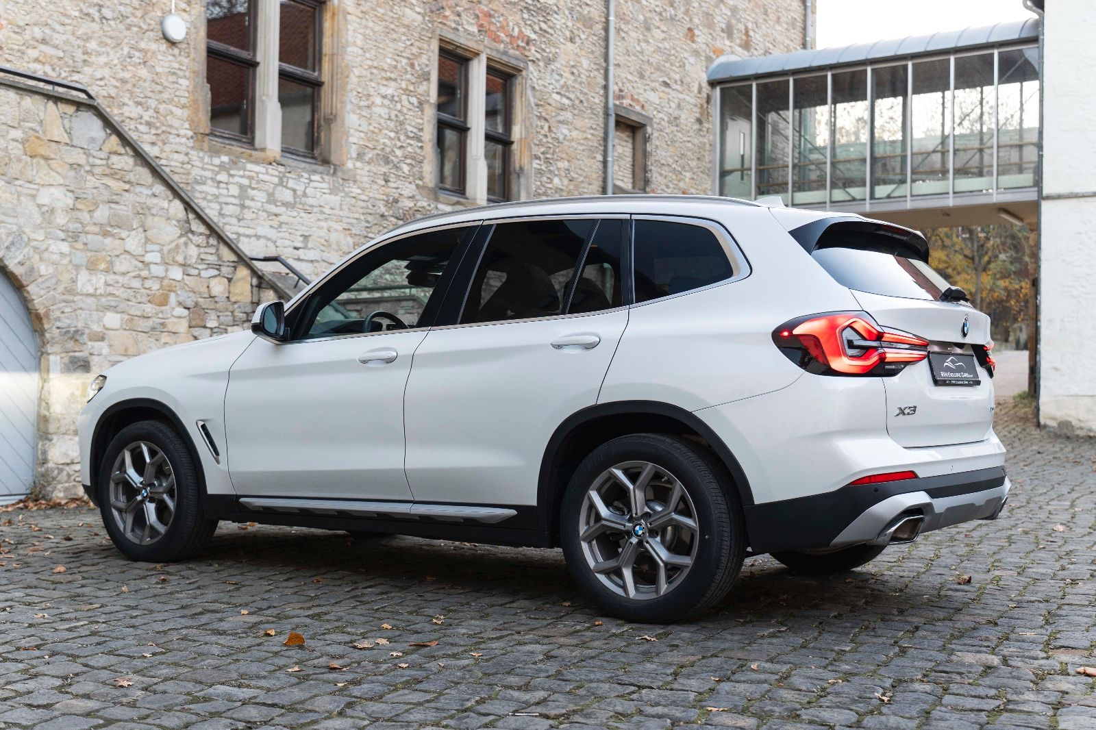 BMW X3 xDrive30i HUD LED HIFI KAM NAV PANO SITZH