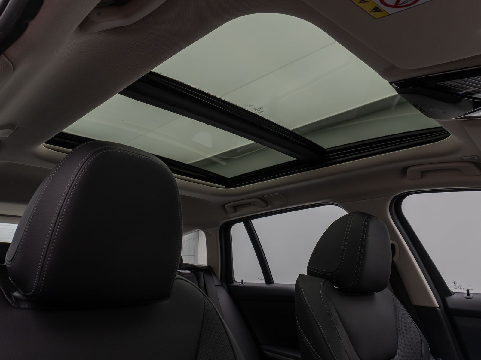 BMW 320e Sport Line - Samsaru's Car Outlet