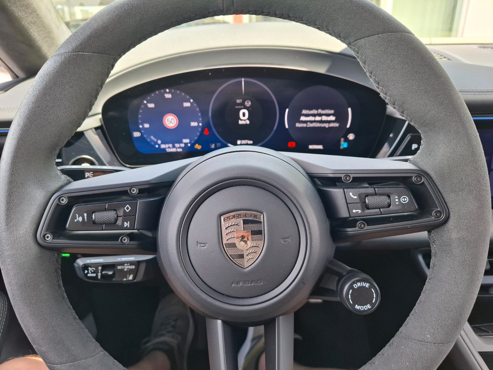 Porsche Macan E Turbo Burmester Sitzlüftung  HA-Lenkung