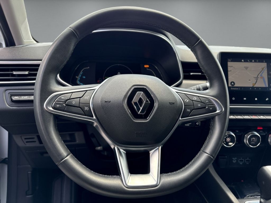 Renault Clio V Experience 1.6 E-TECH Hybrid - Samsaru's Car Outlet