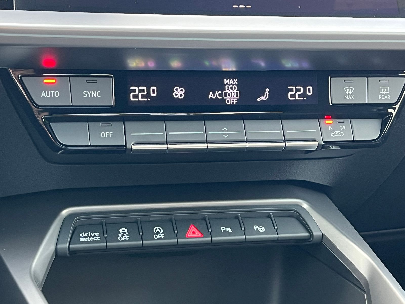 Audi A3 Lim. 3X S-LINE BLACK EDITION PANO HUD CARBON