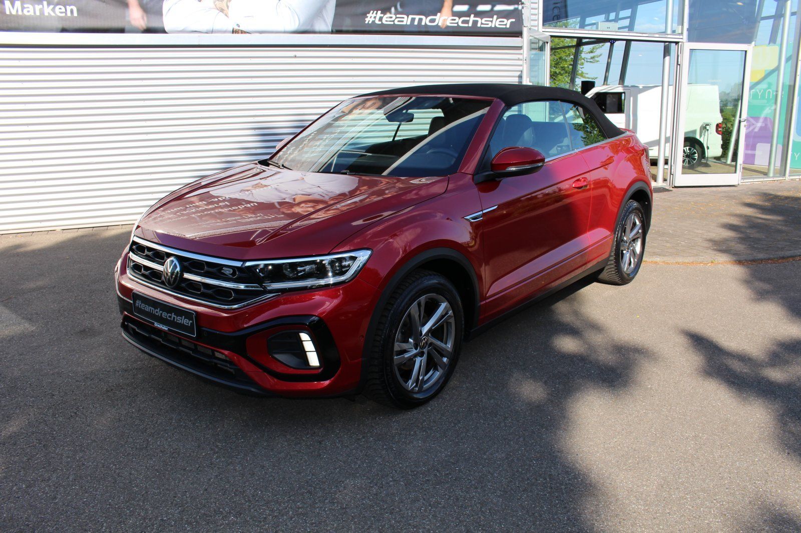 Volkswagen T-Roc 1.5 TSI DSG R-Line - Samsaru's Car Outlet