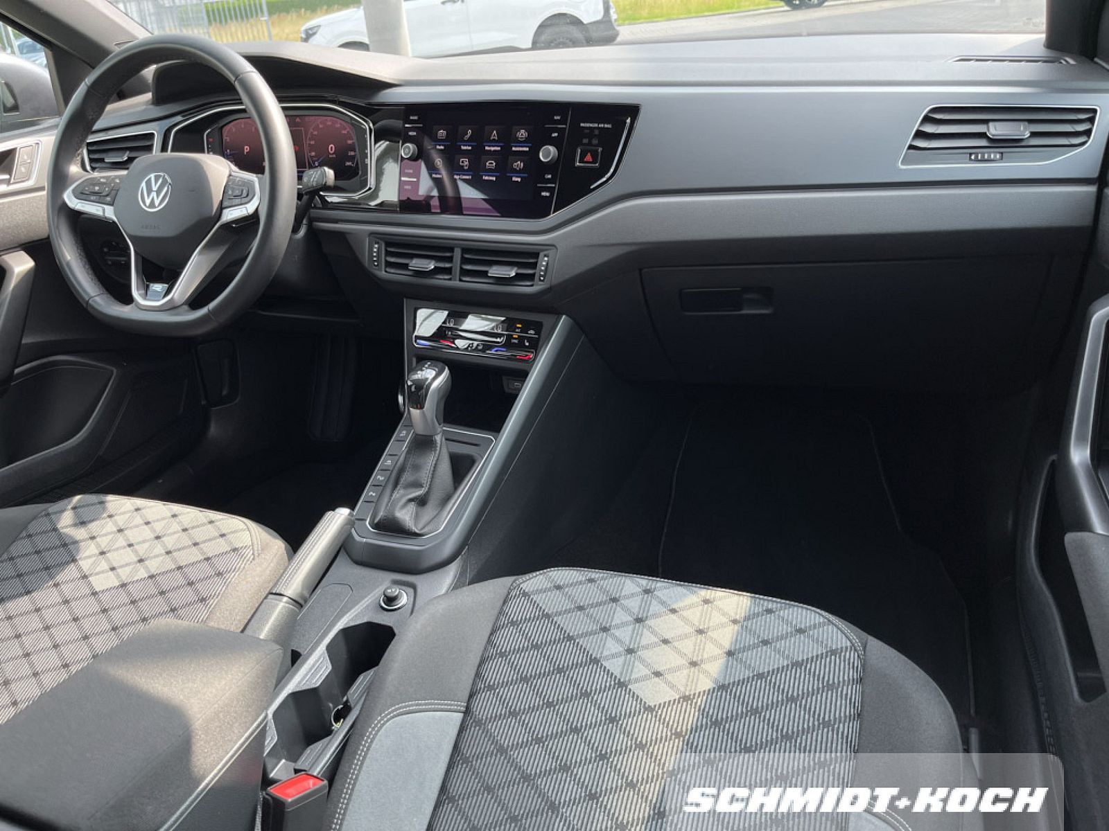 Volkswagen Taigo 1.5 TSI R-Line - Samsaru's Car Outlet