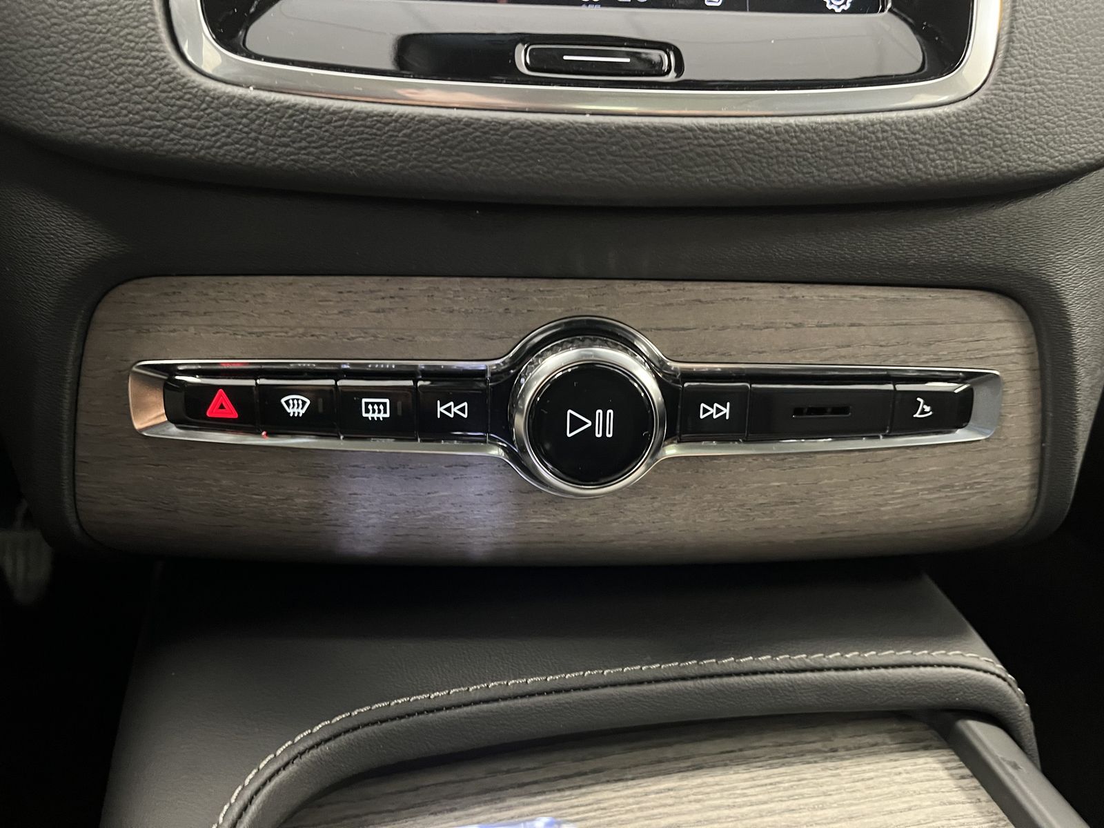 Volvo XC90 Plus Bright T8 Recharge AWD*7-Sitzer*Leder*