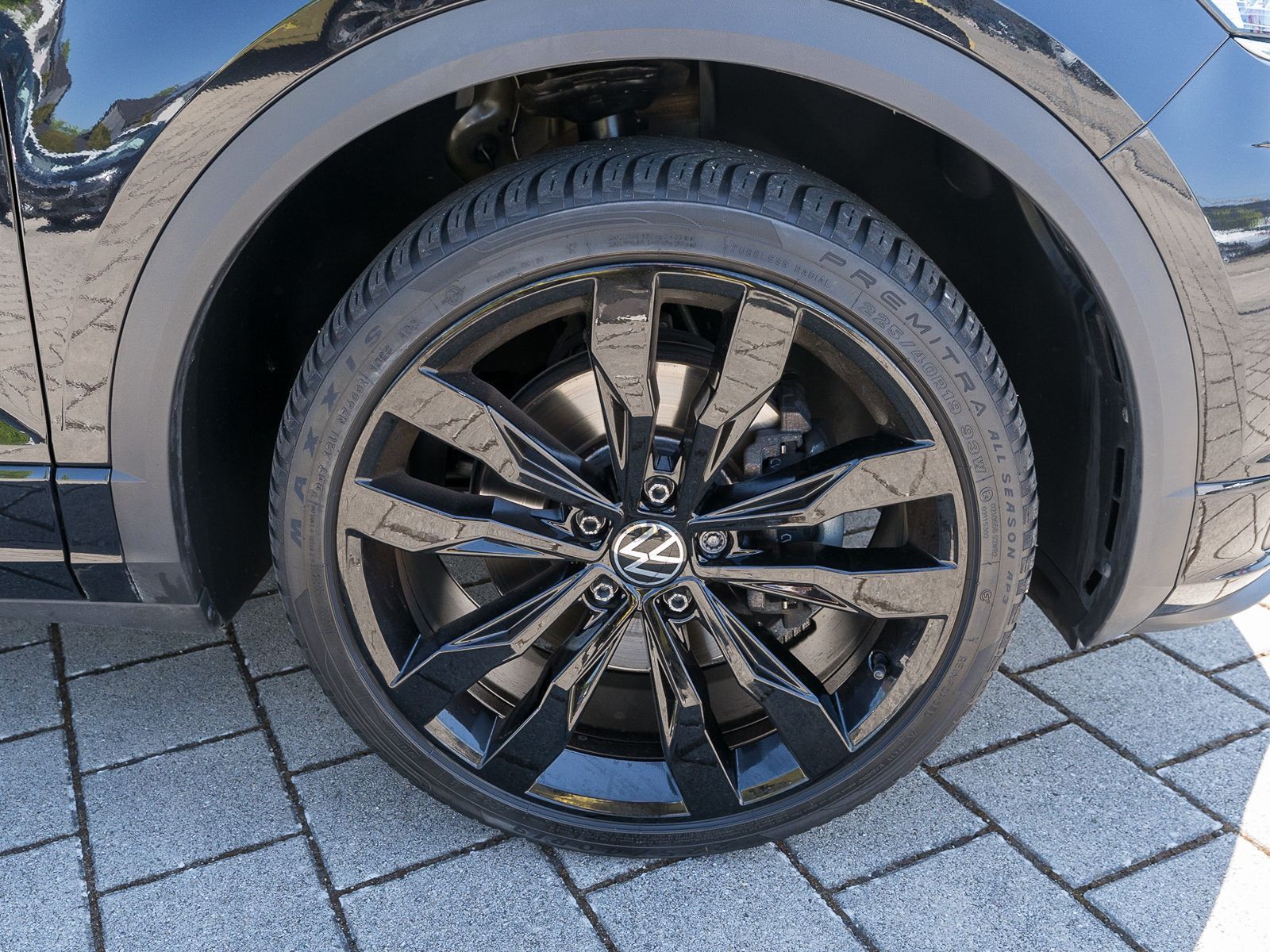 Volkswagen T-Roc R-Line 1.5TSI - Samsaru's Car Outlet