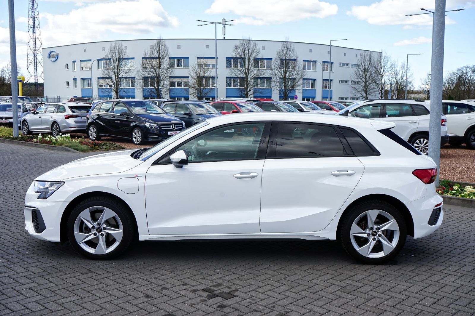 Audi A3 SB 40 TFSIe S-Tronic S-Line - Samsaru's Car Outlet