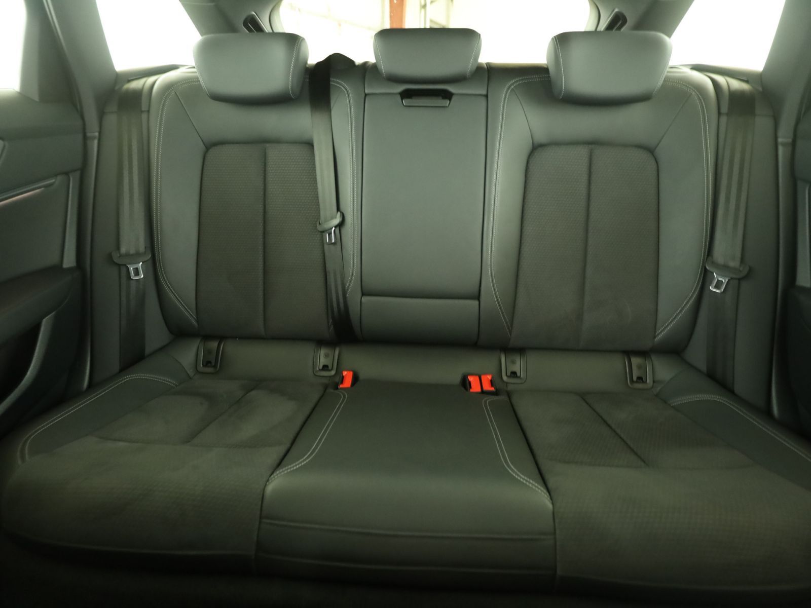 Audi A6 Avant 55 TFSIe quattro Sport - Samsaru's Car Outlet