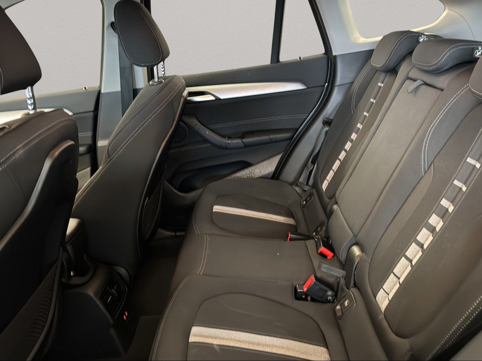 BMW X1 xDrive25e - Samsaru's Car Outlet