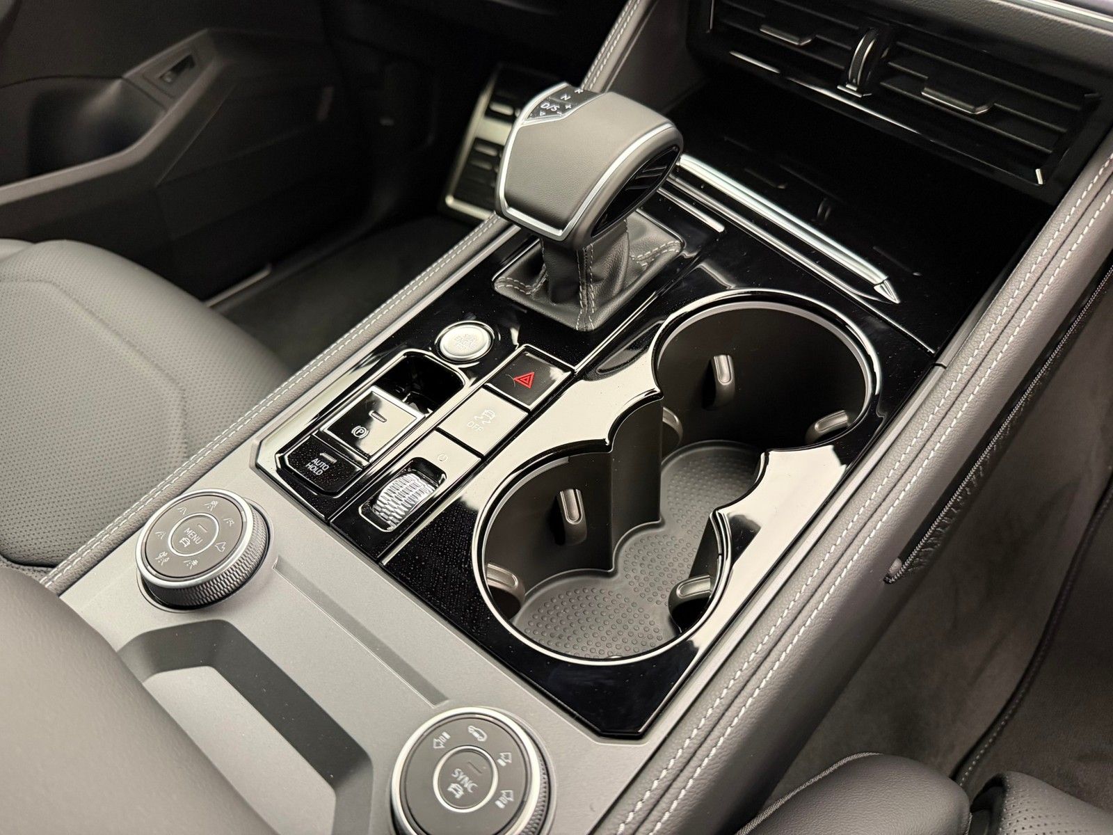 Volkswagen Touareg V6 TDI 4M R-Line BlackKomfortPano22Dyn
