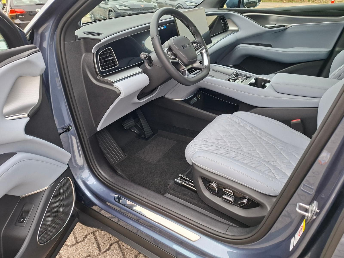 BYD Sealion 7