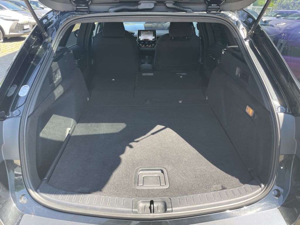 Toyota Corolla 2.0 Hybrid - Samsaru's Car Outlet