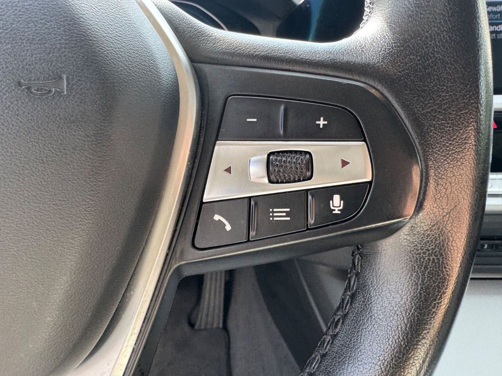 BMW 330e Aut. Advantage - Samsaru's Car Outlet
