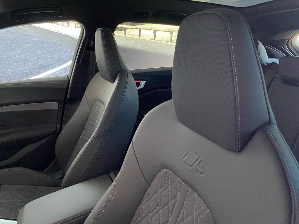 Audi A5 Avant e-hybrid quattro S line 270 kW HUD+360°