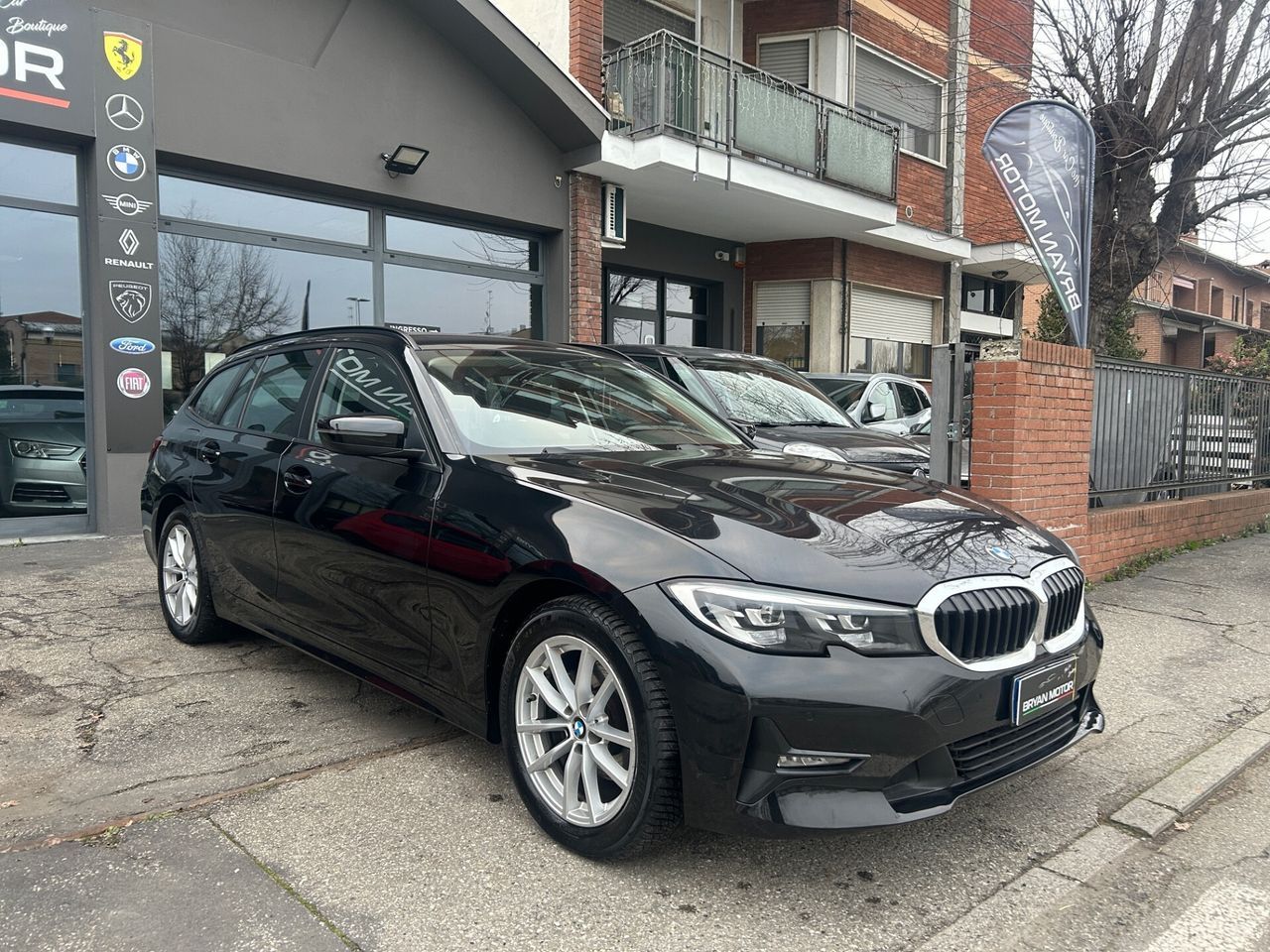 BMW 320 320d xDrive Touring Business - Samsaru's Car Outlet