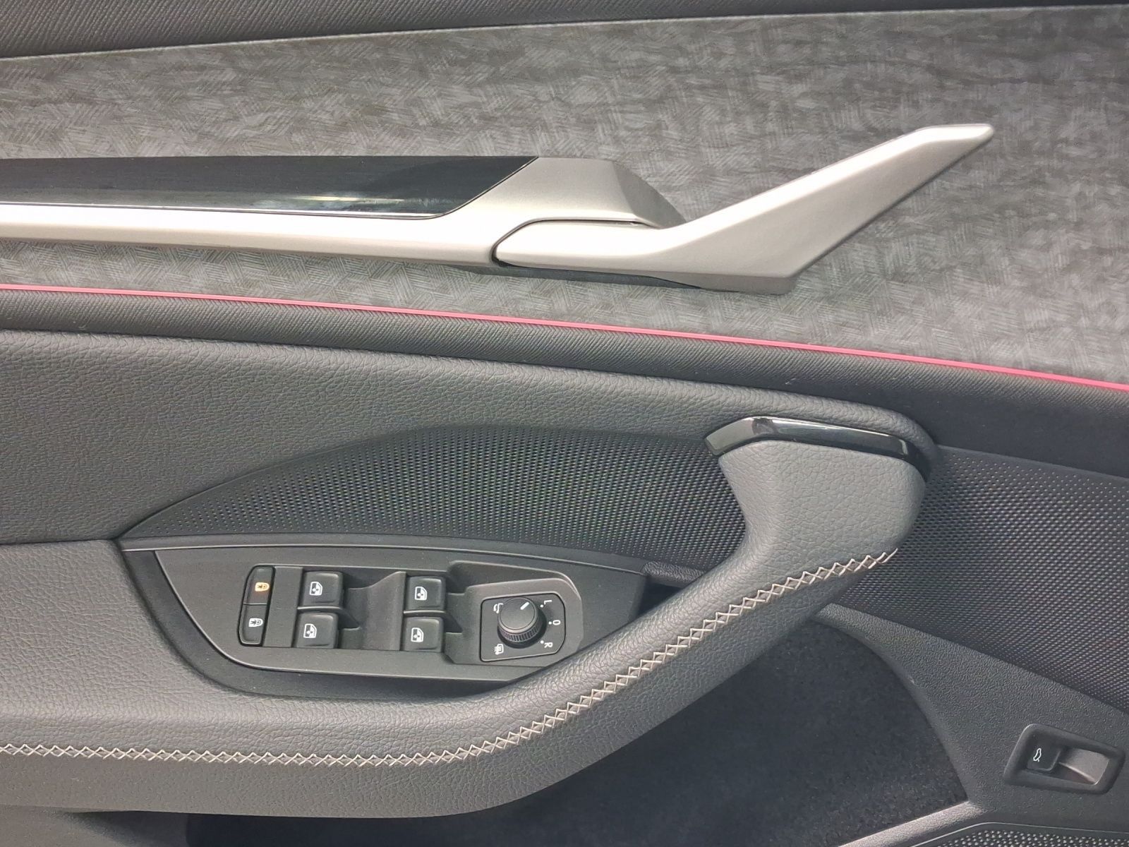 Skoda Kodiaq 2.0 TDI 4x4 SELECTION 7-SITZE LEDER PANO