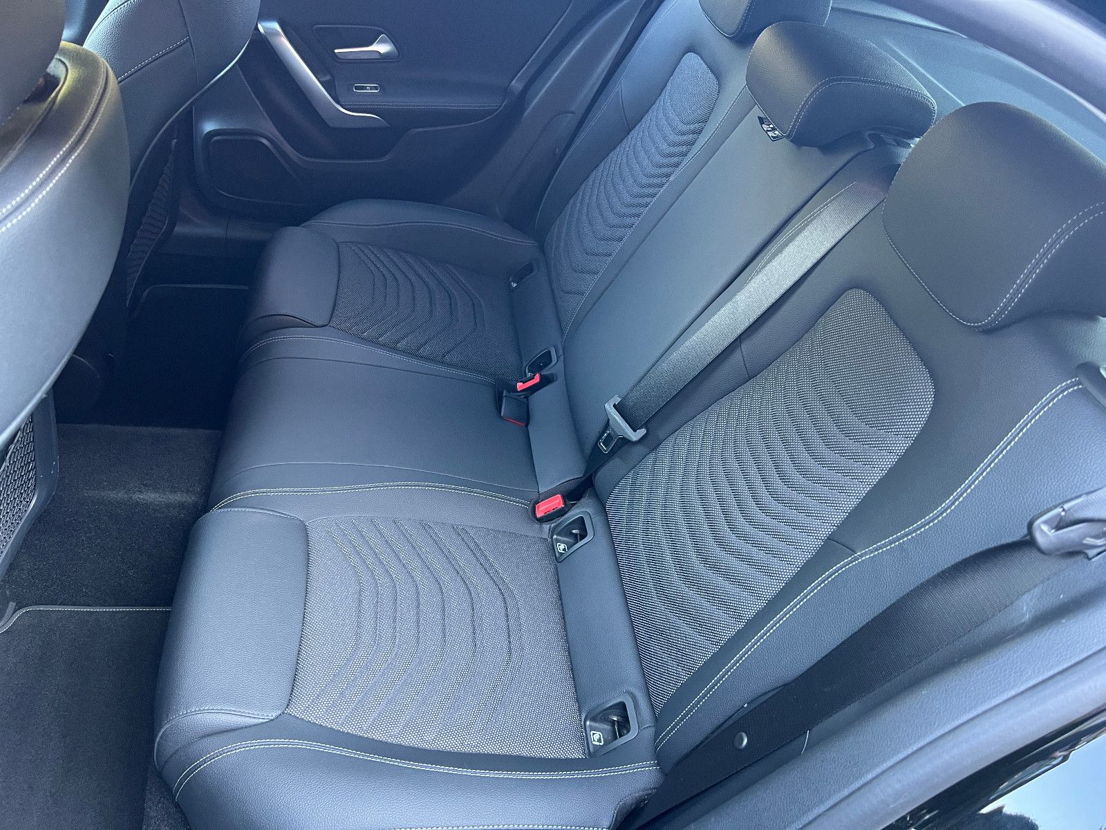 Mercedes-Benz A 180 PROGRESSIVE - Samsaru's Car Outlet