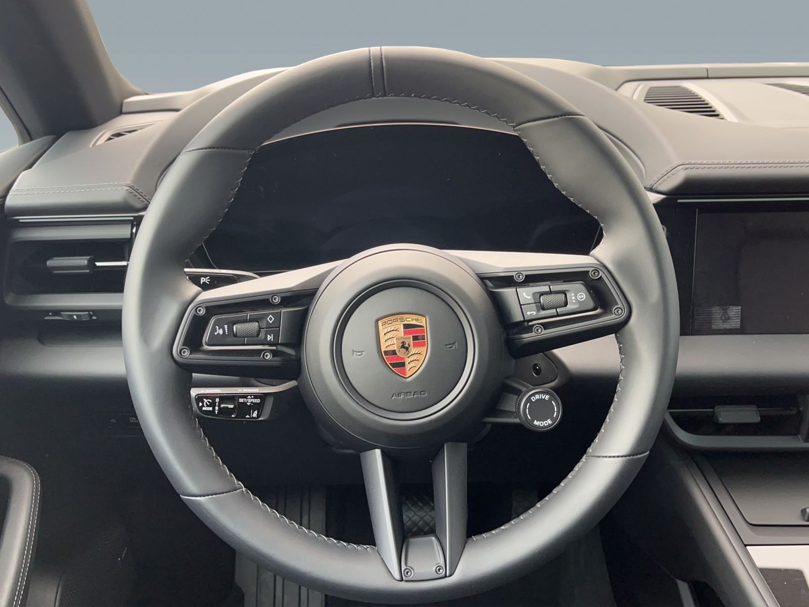 Porsche Macan 4 - Samsaru's Car Outlet