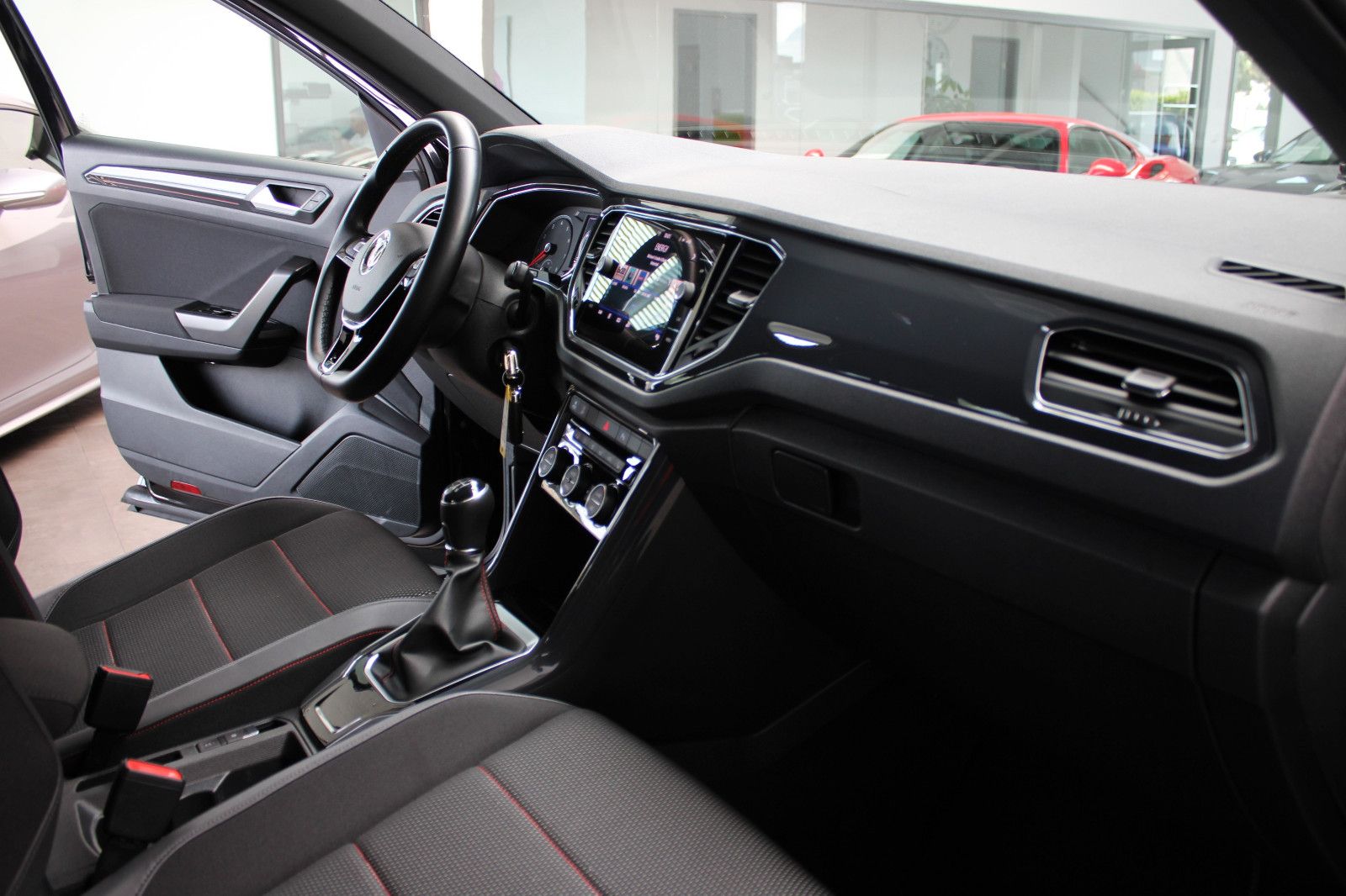 Volkswagen T-ROC 1.5 TSI ACT * SPORT * - Samsaru's Car Outlet