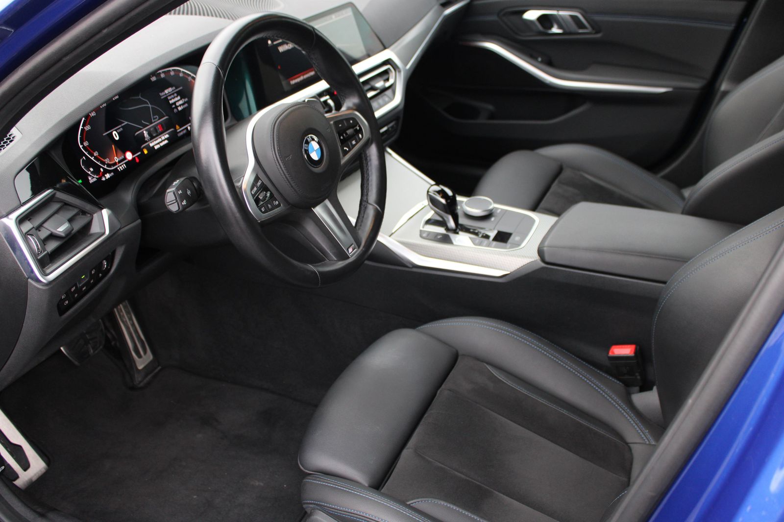 BMW 320d xDrive A M Sport HiFi DAB WLAN Komfortzg.