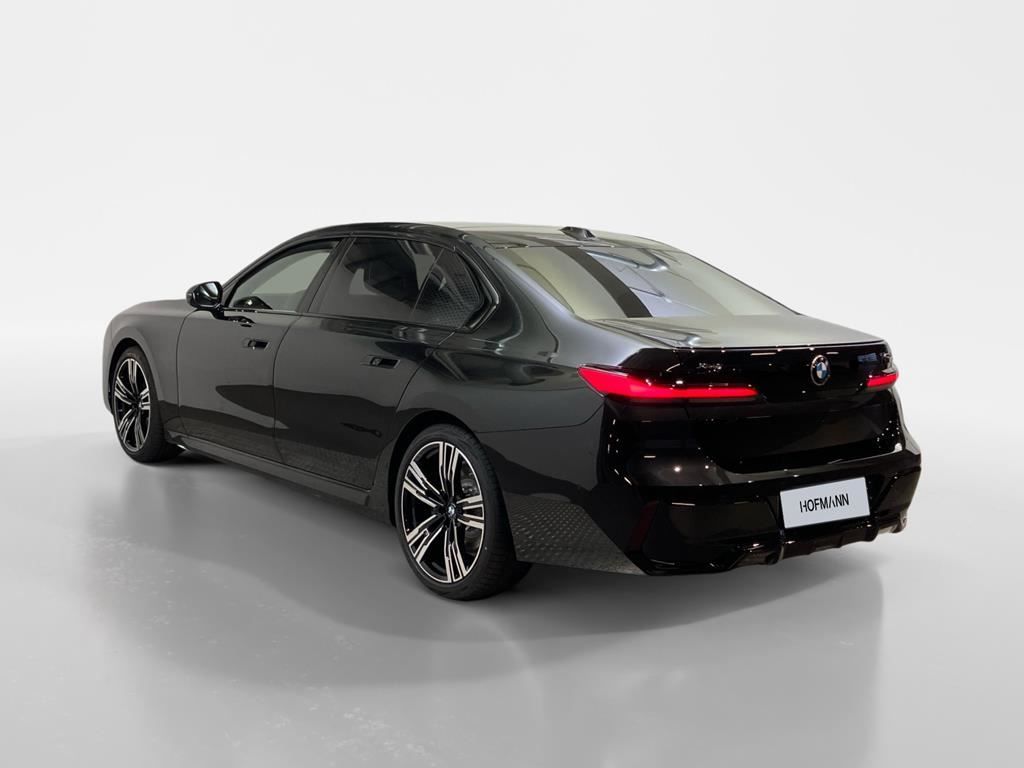 BMW 740d xDr M Sport Pro SkyLounge+TheatreScreen+AHK