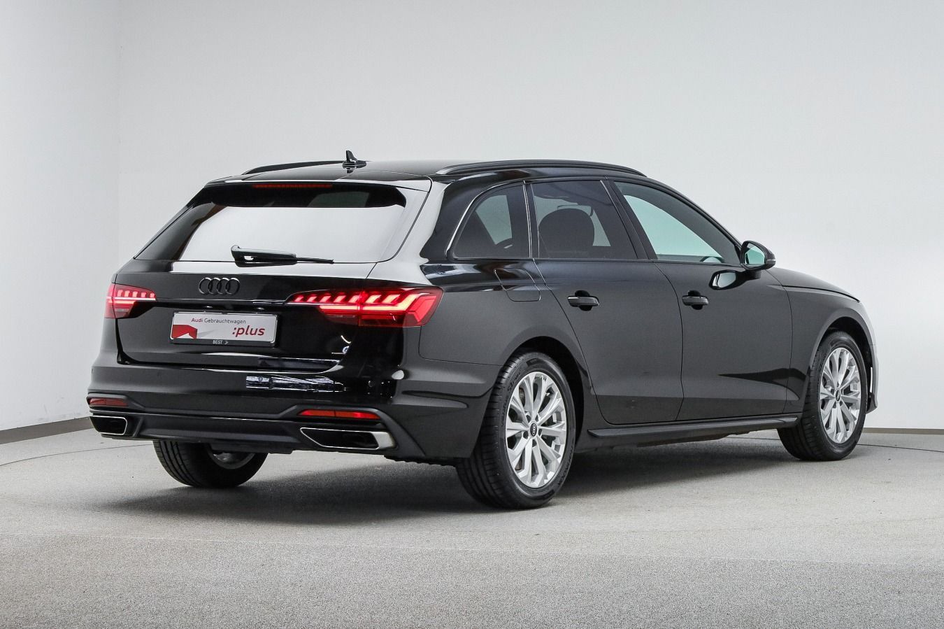 Audi A4 Avant Advanced 45 TFSI qu. - Samsaru's Car Outlet