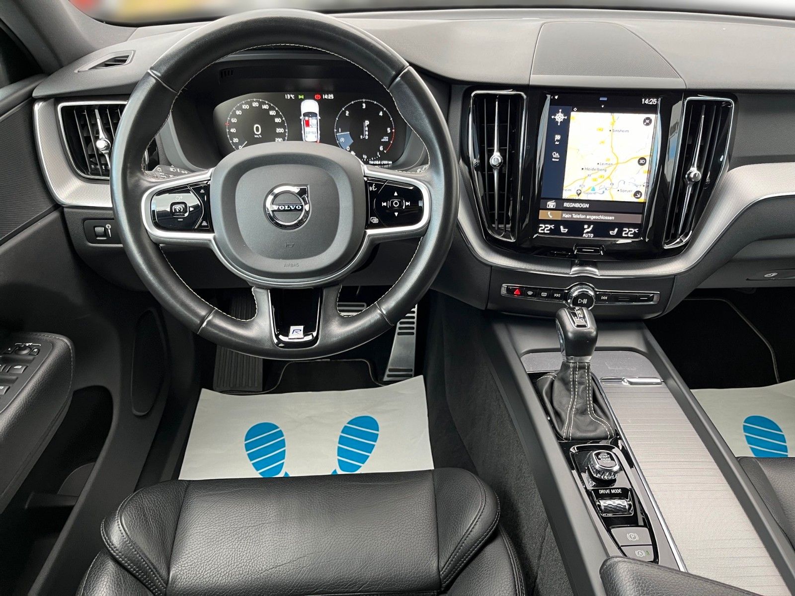 Volvo XC 60 R-Design - Samsaru's Car Outlet