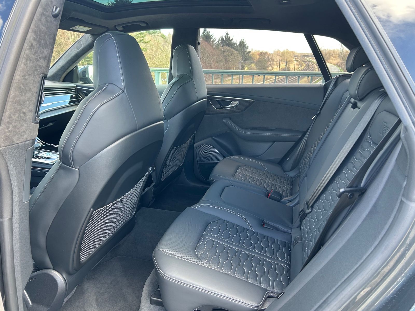 Audi RSQ8 DYN 4.0 TFSI Quattro TÜV-NEU-VMAX-2xCarbon