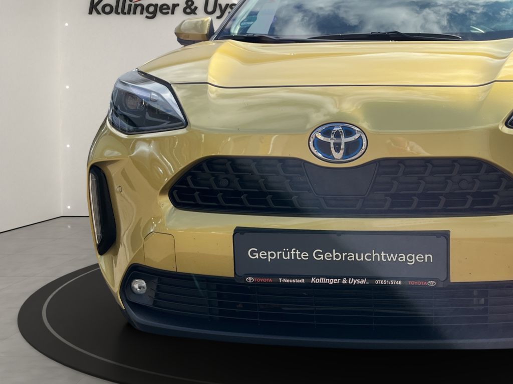Toyota Yaris Cross Hybrid 1.5 VVT-i Team D 15 Jahre Gar