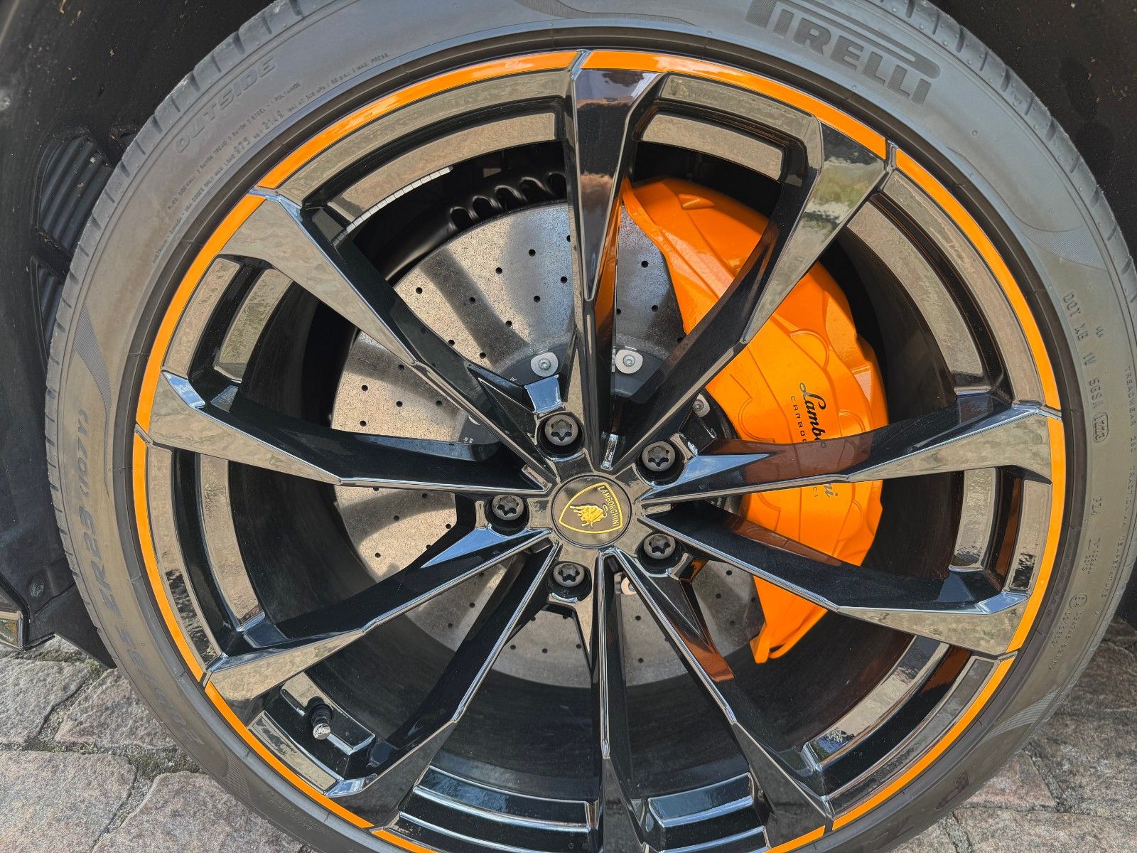 Lamborghini Urus 4.0 V8 S - Samsaru's Car Outlet