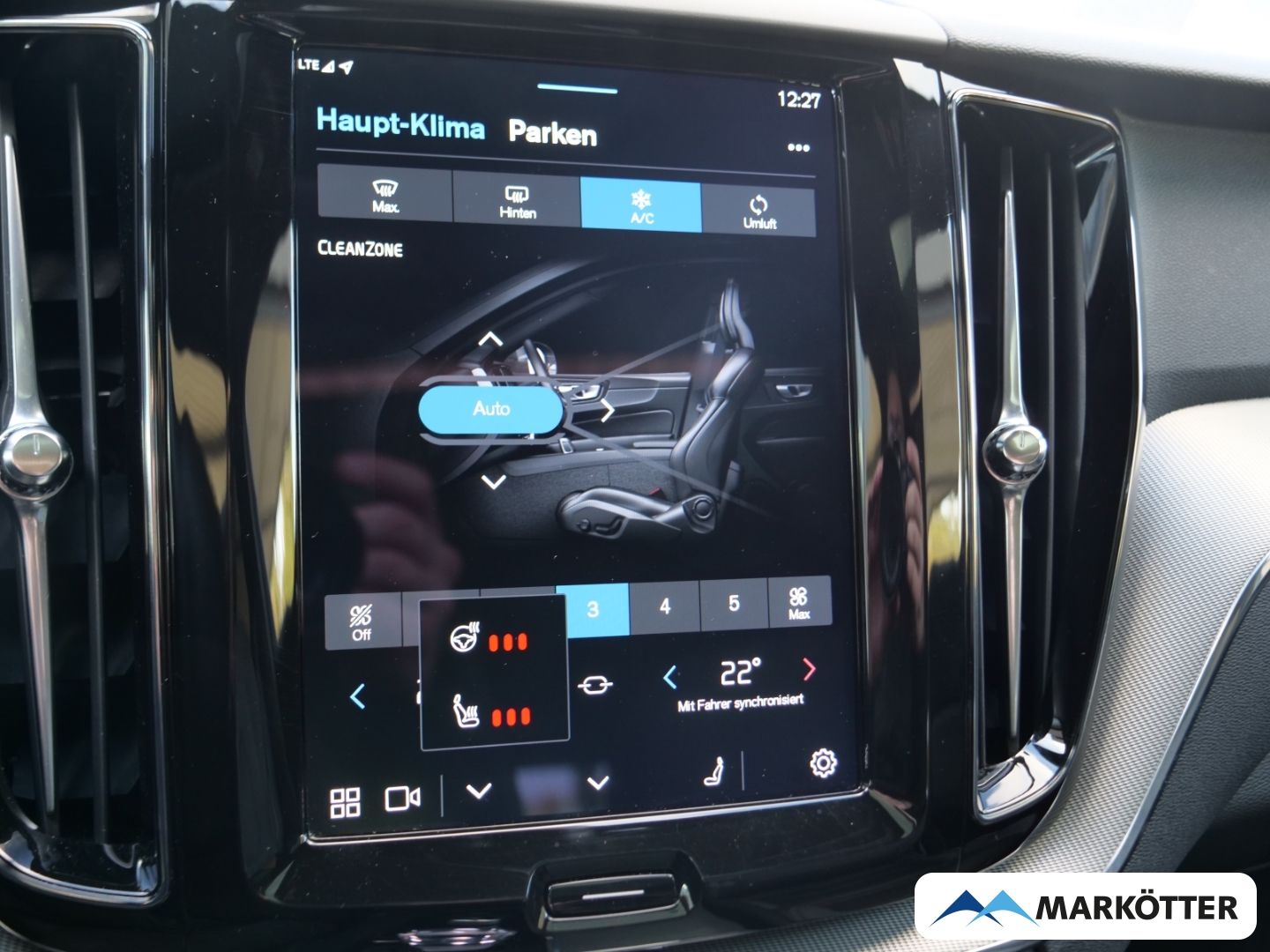 Volvo XC60 B5 AWD Plus Dark AHK/PANO/BLIS/360CAM/