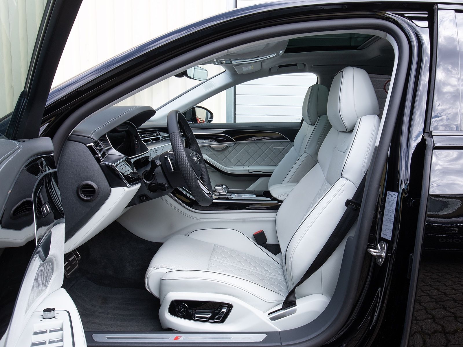 Audi A8 S-Line - Samsaru's Car Outlet
