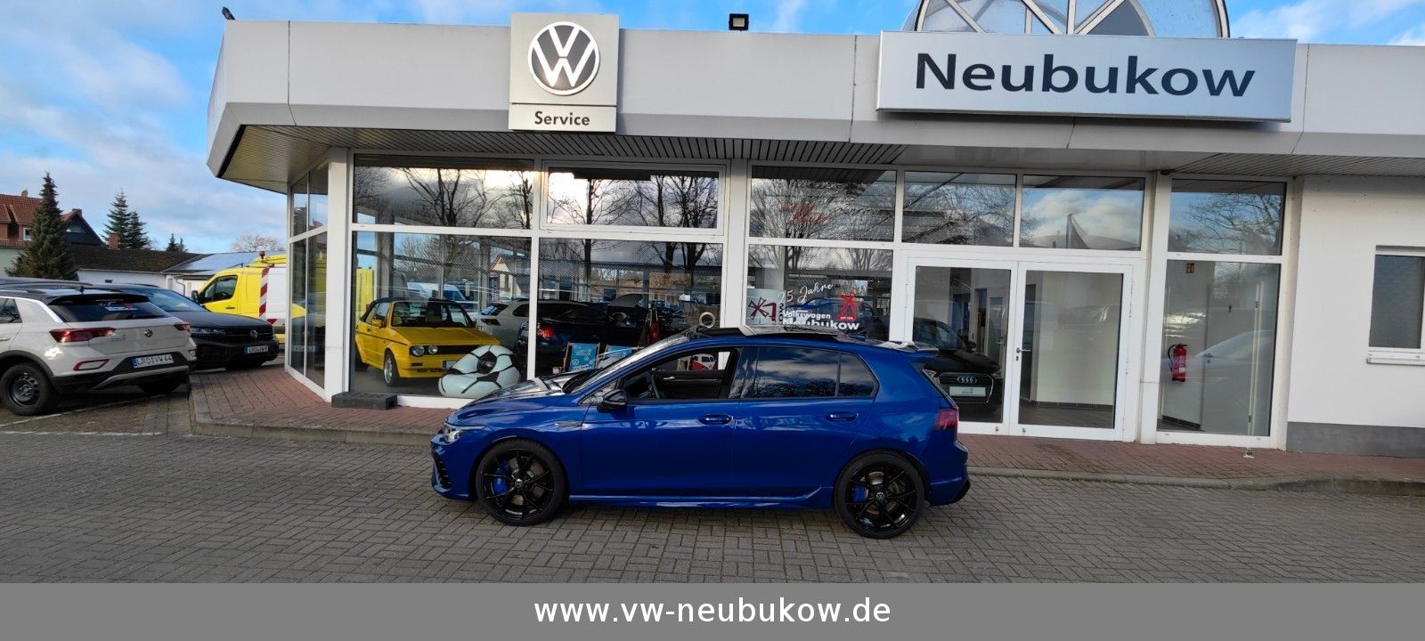 Volkswagen Golf VIII R 20 Years 4Motion DSG - Samsaru's Car Outlet