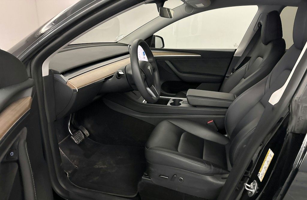 Tesla Model Y Long Range Dual AWD # black # incl. MWST