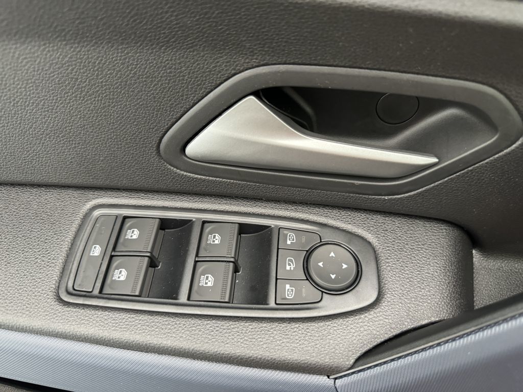 Dacia Duster Neuer Journey TCe130 - Samsaru's Car Outlet