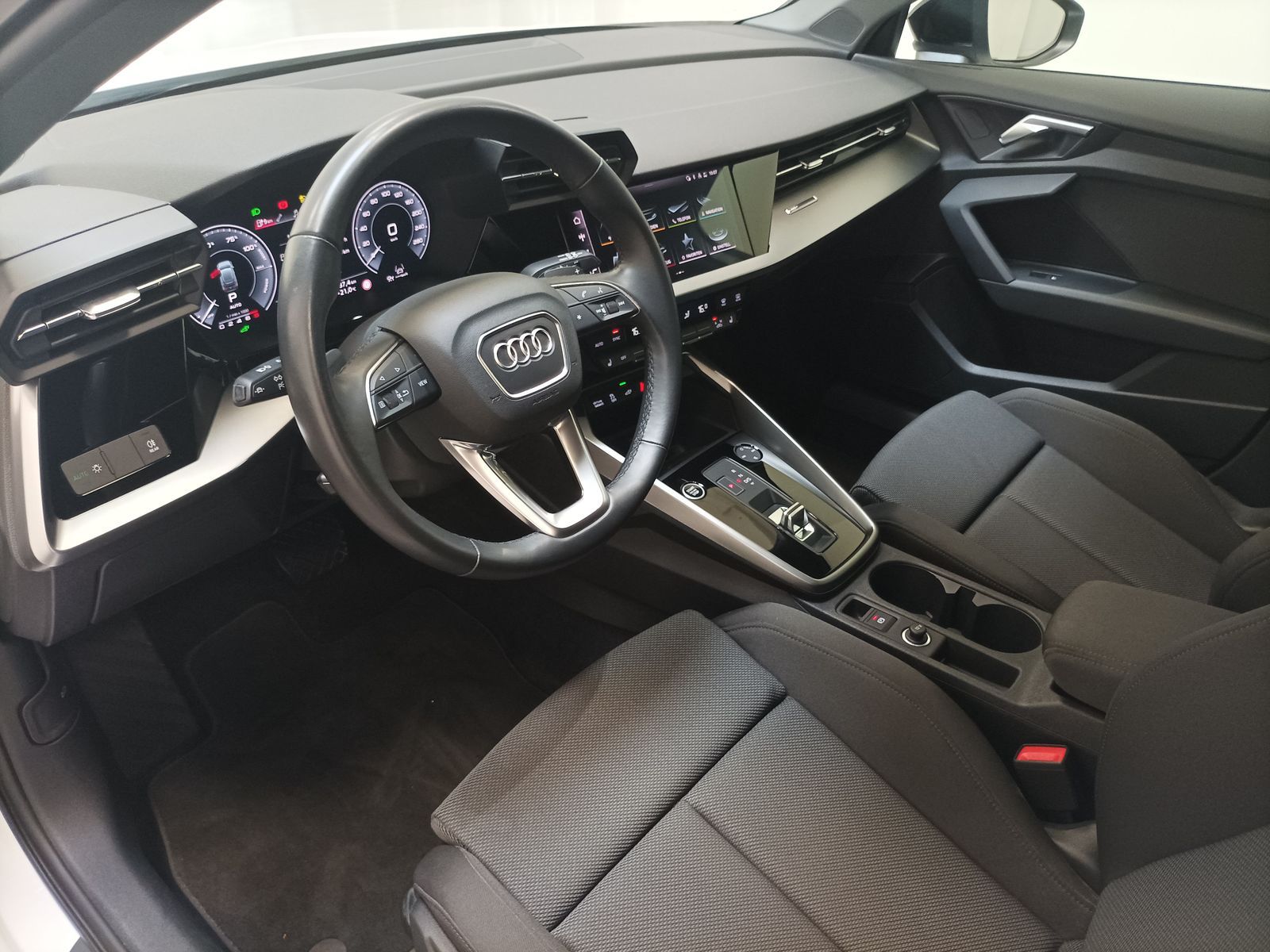 Audi A3 45 1.4 TFSI e S Line|Navi|V. Cockpit|PDC|LED