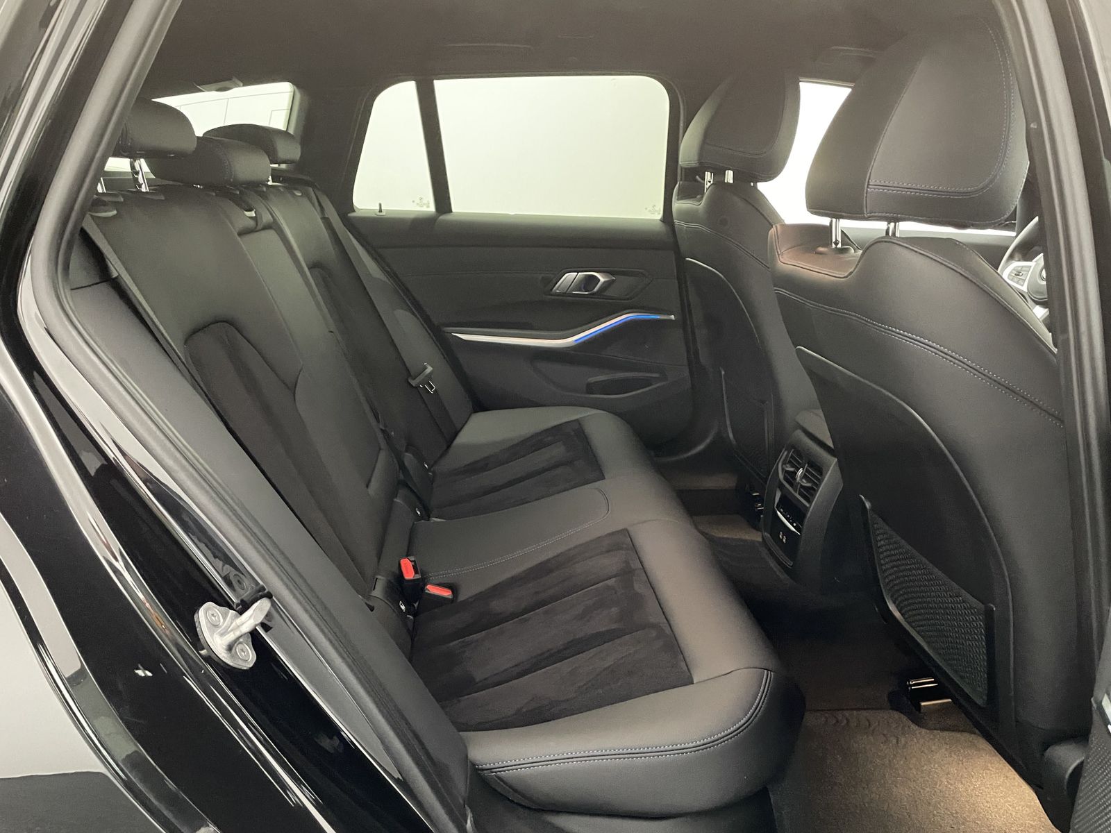 BMW 330d Tour. M Sport - Samsaru's Car Outlet