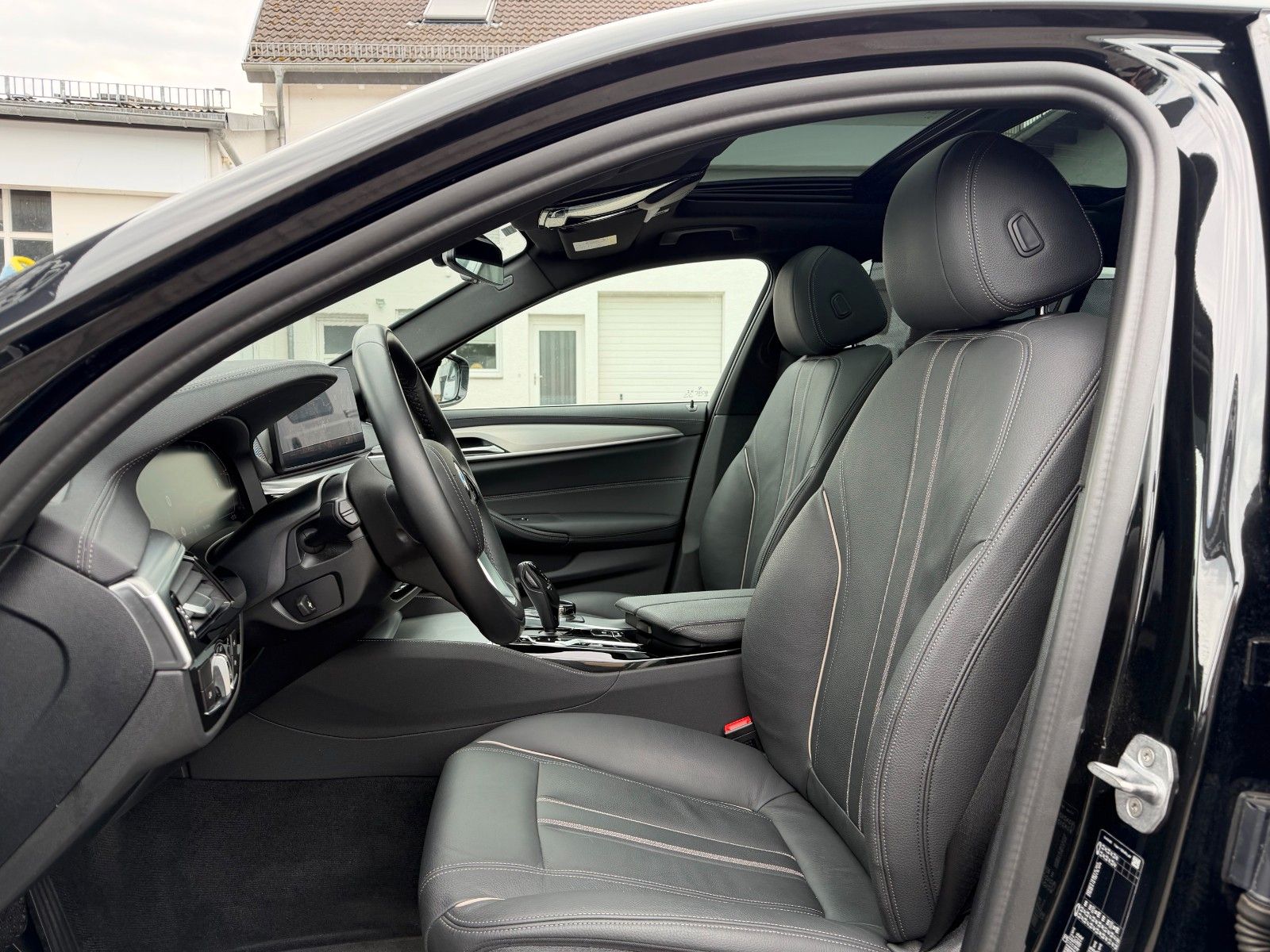 BMW 530i Luxury PANO*DDC*Leder*ACC*360°*AdapLED*HiFi