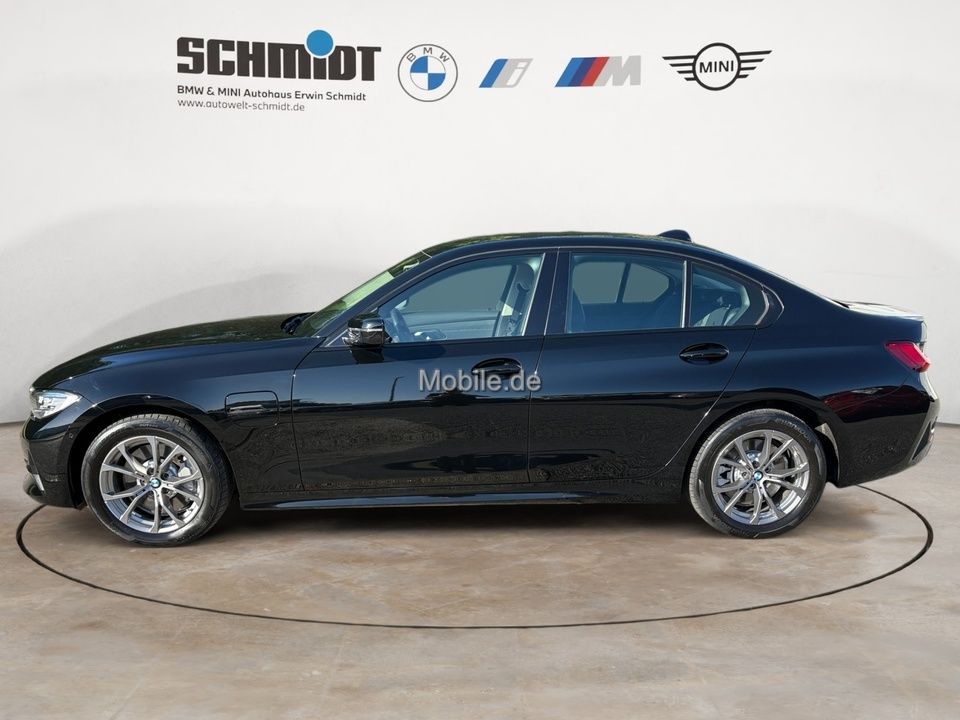 BMW 330e Sport Line - Samsaru's Car Outlet