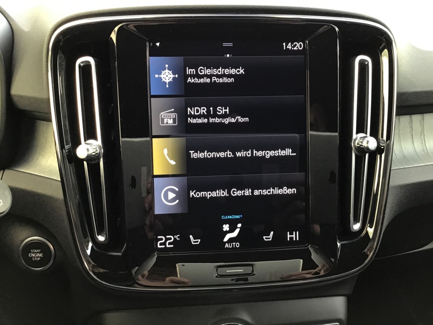 Volvo XC40 T4 Inscription Recharge - Samsaru's Car Outlet