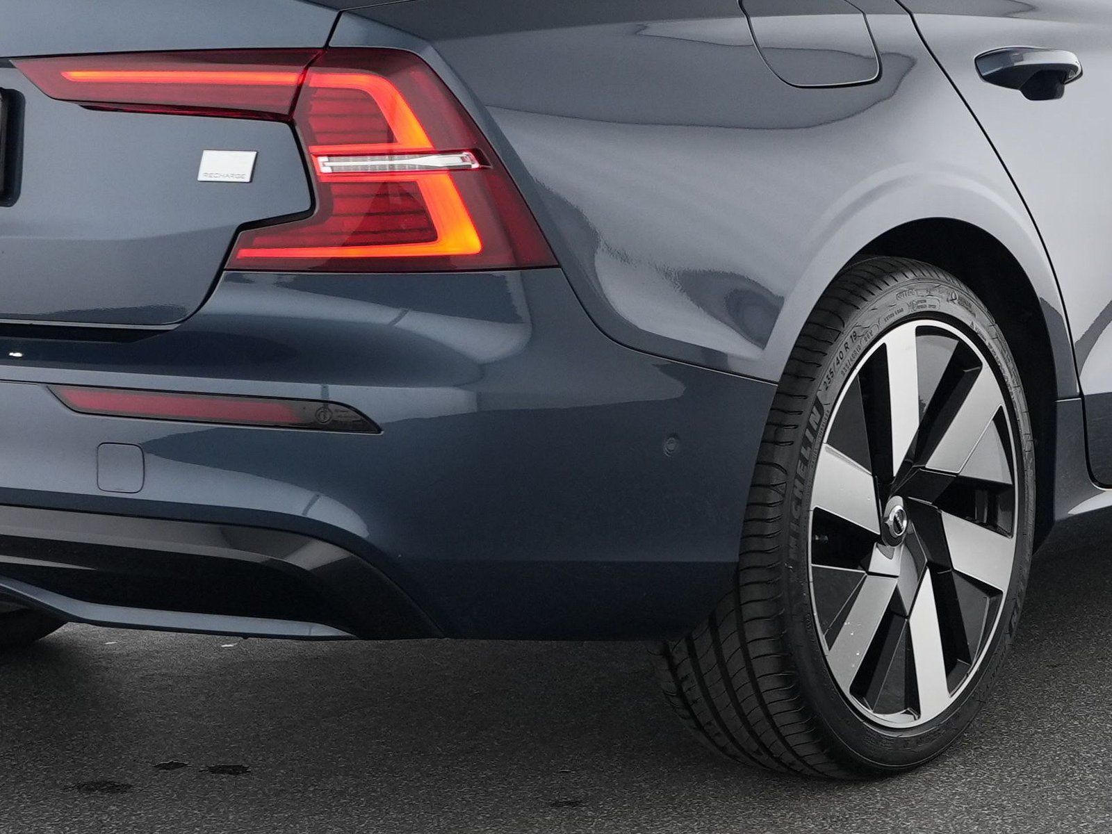 Volvo S60 T8 Recharge AWD Ultimate Dark 19"+B&W+360°