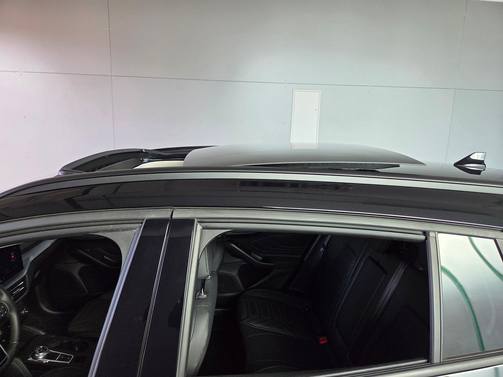 Ford Focus Turnier Active X+ AHK ABNEHMBAR+PANORAMADA