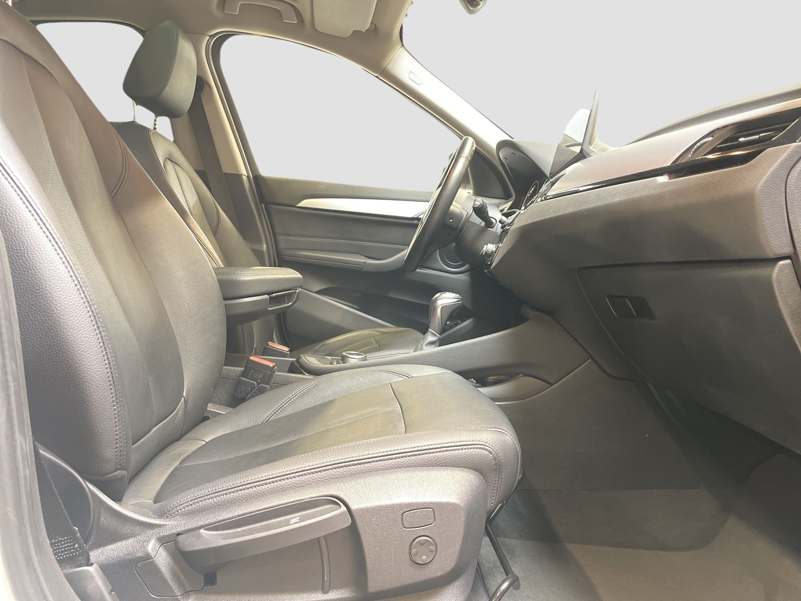BMW X1 xDrive25e - Samsaru's Car Outlet