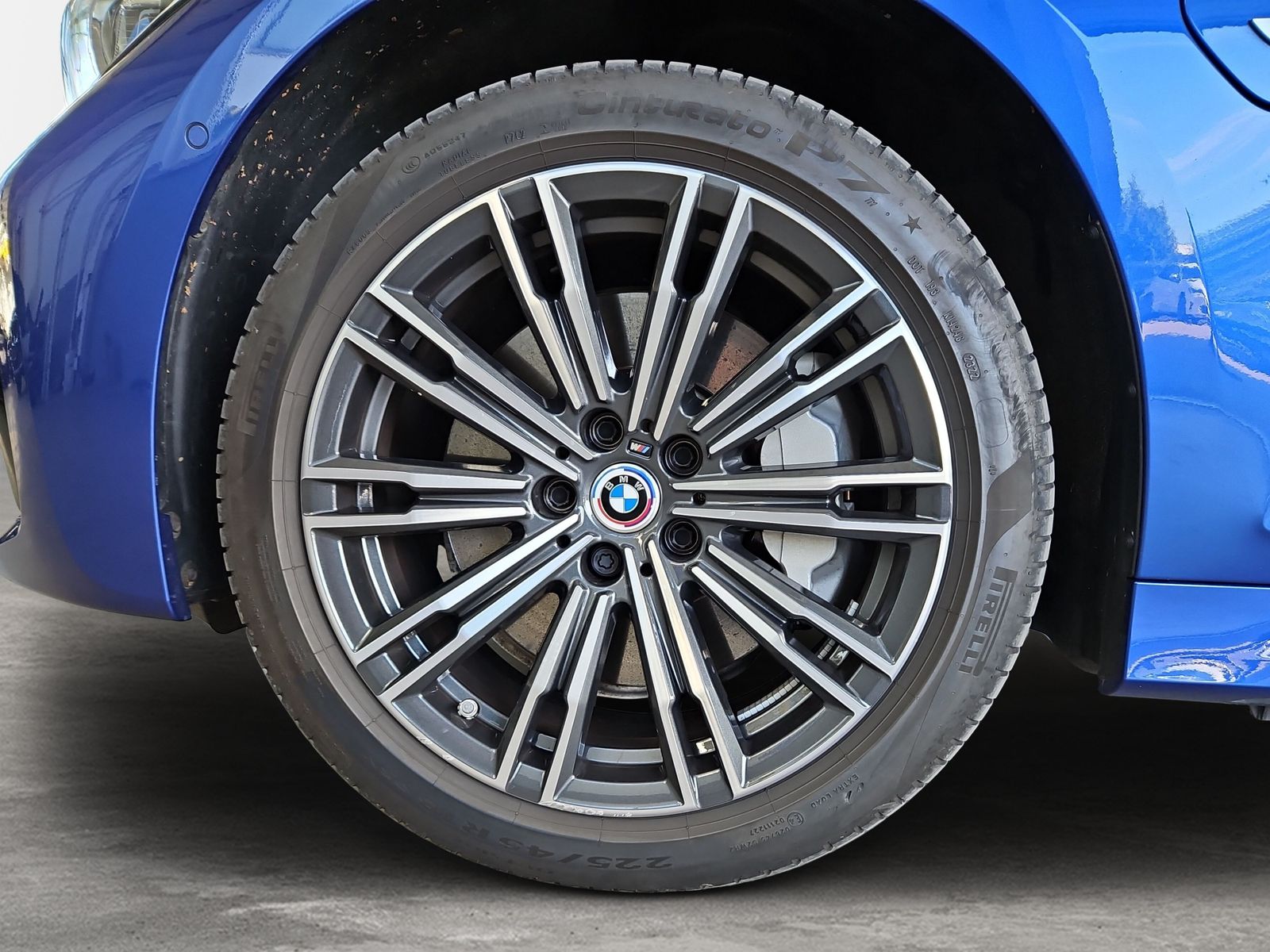 BMW 330e xDrive Touring M Sportpaket - Samsaru's Car Outlet