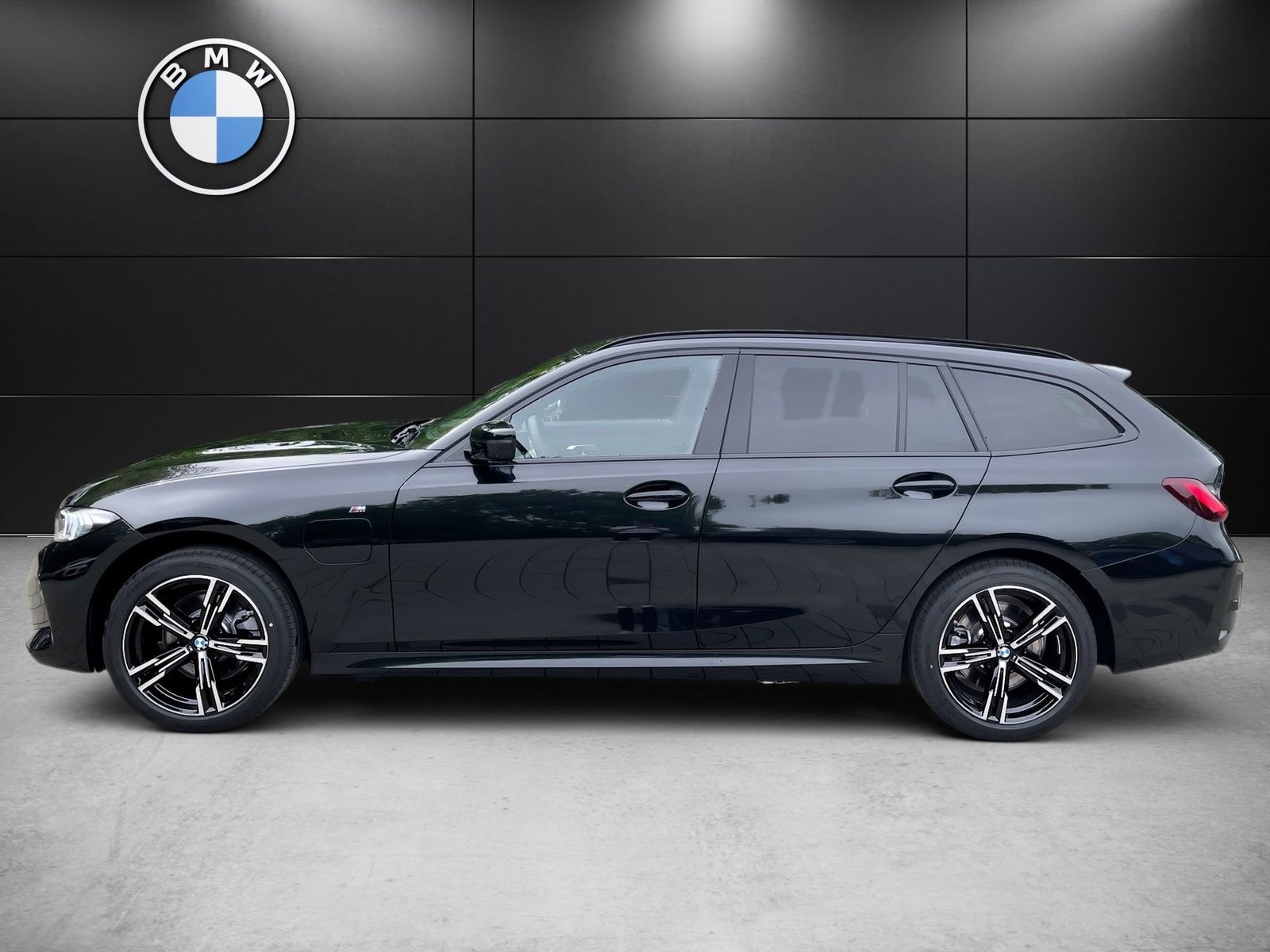 BMW 330e xDrive Tou M-Sport 360° ACC AHK AUT H/K Alc