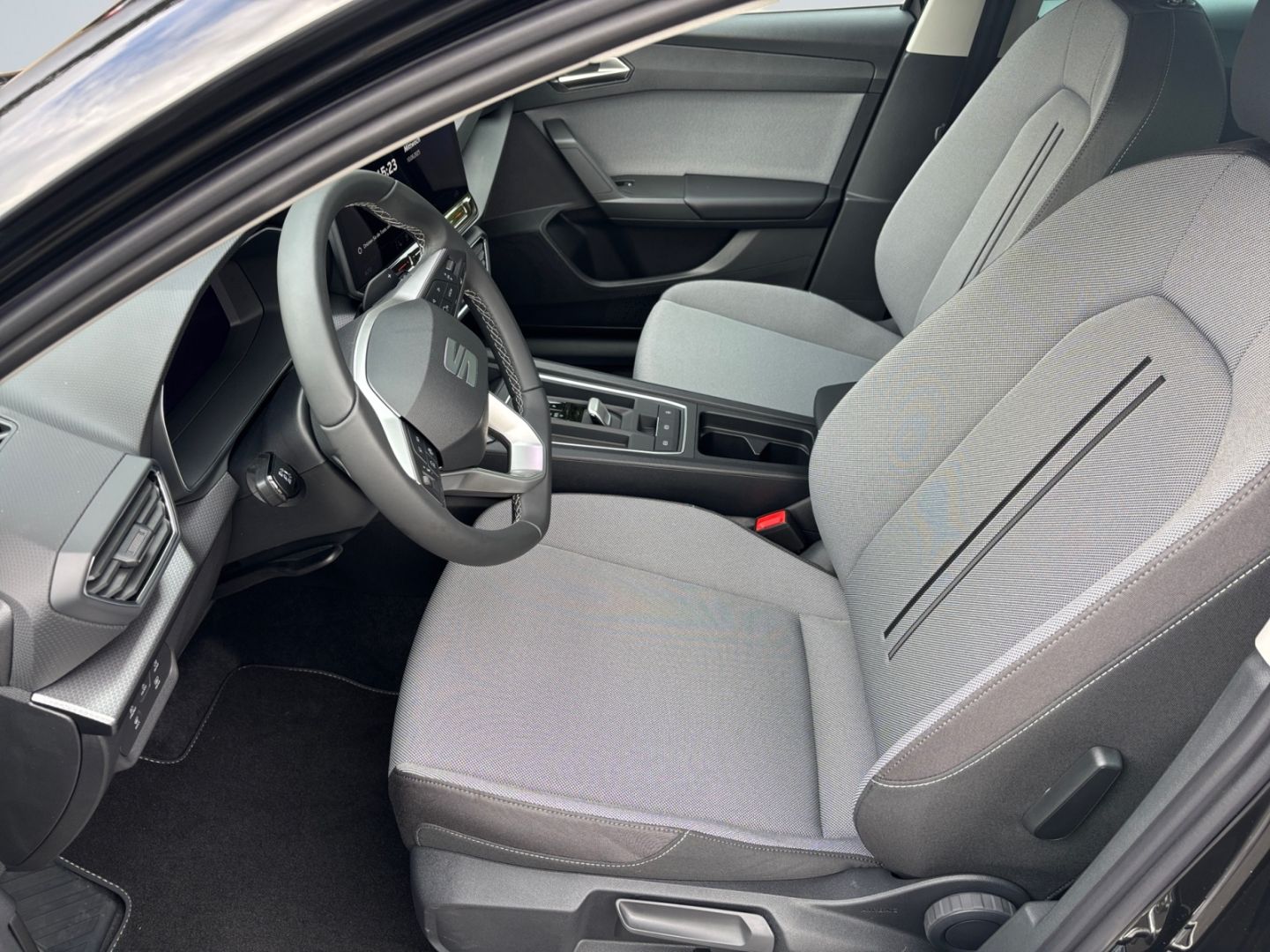 Seat Leon ST 2.0 TDI DSG Road Edition *Matrix*AHK*SHZ
