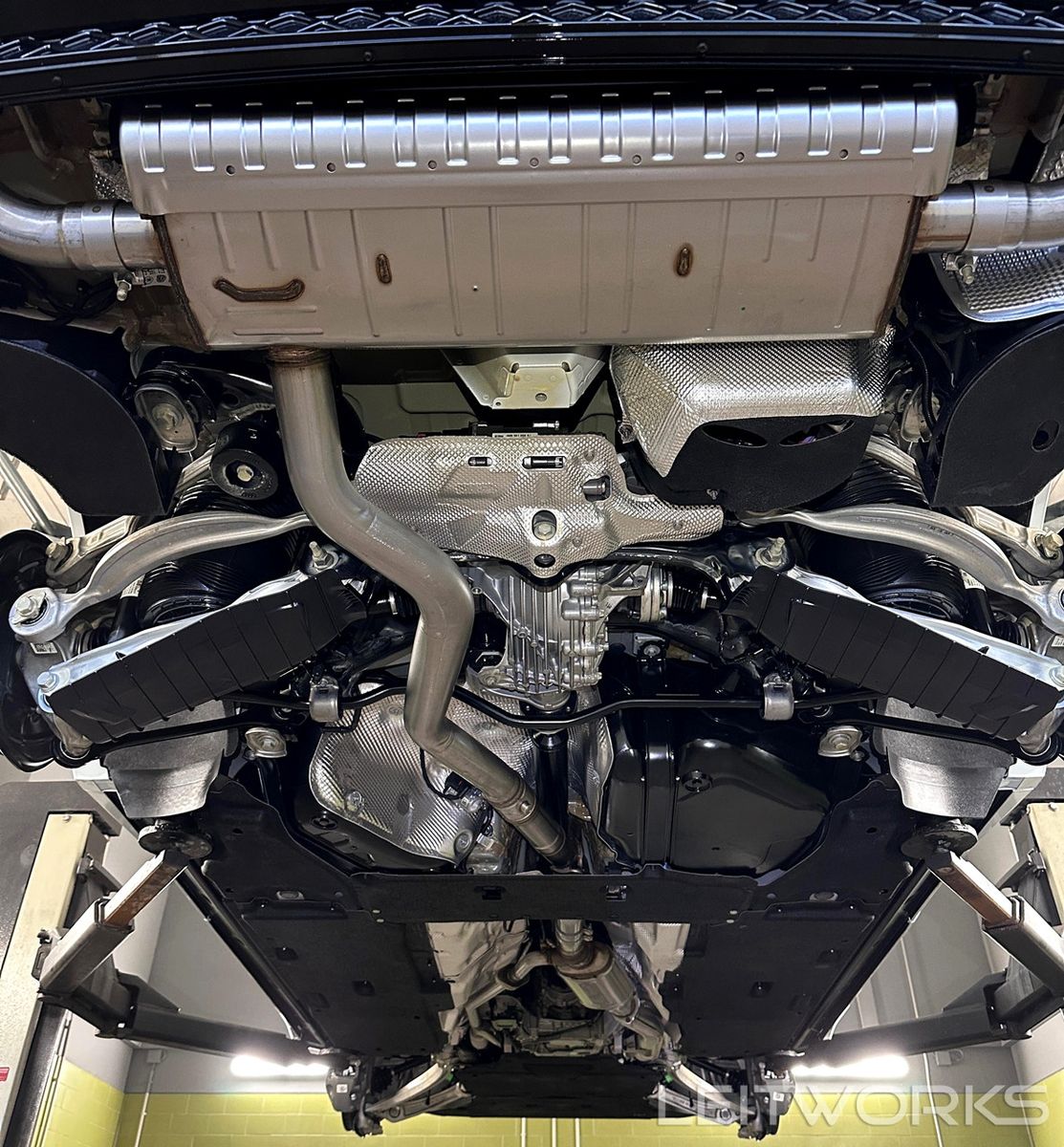 Volkswagen Touareg R-Line - Samsaru's Car Outlet